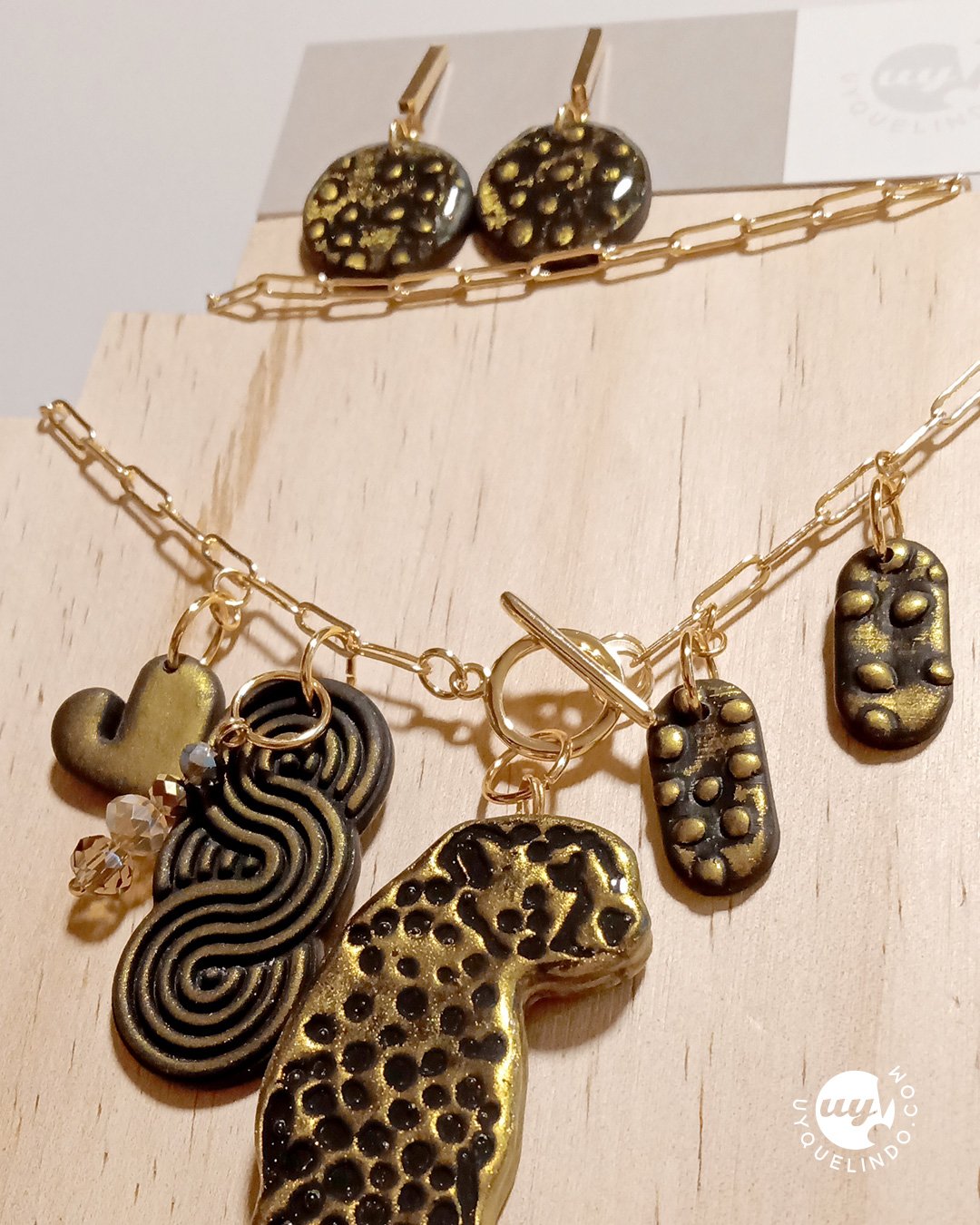 Gargantilla de leopardo dorada con dijes Gatsby