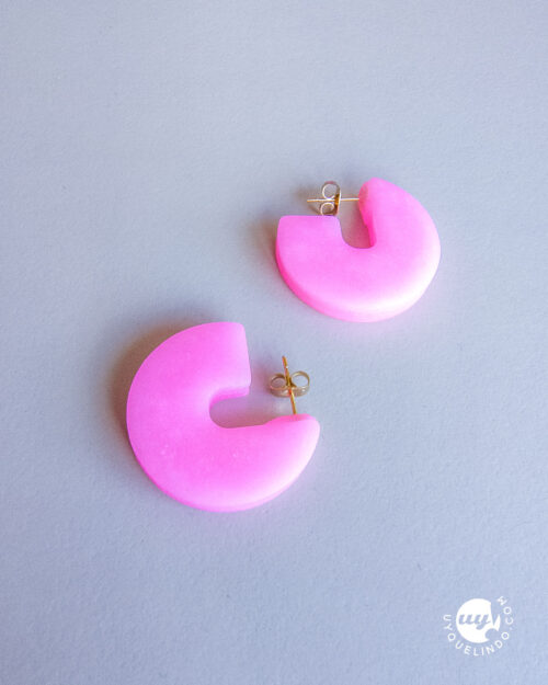 Pendientes modernos rosa intenso